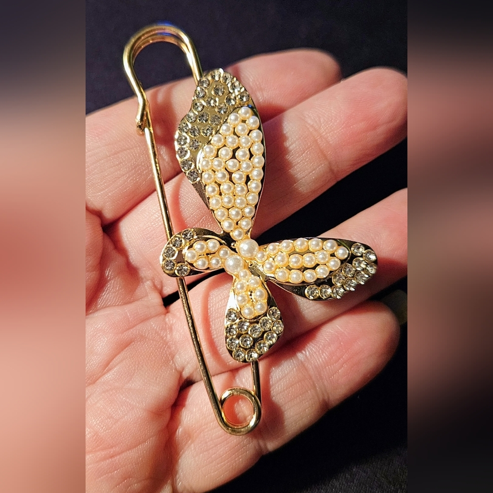 Safety Pin Design Collection - Picture 6 of 12
